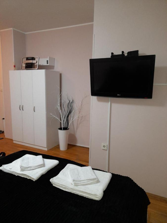 Apartman Aurora Нови Сад Екстериор снимка